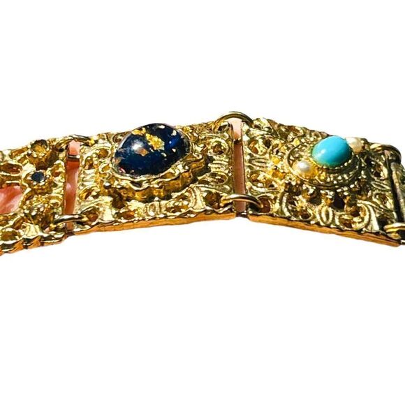 Vintage Goldtone Confetti Lucite Cabochon Panel Bracelet - Picture 2 of 16